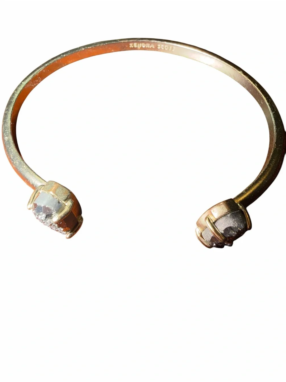 Kendra Scott eye catching
