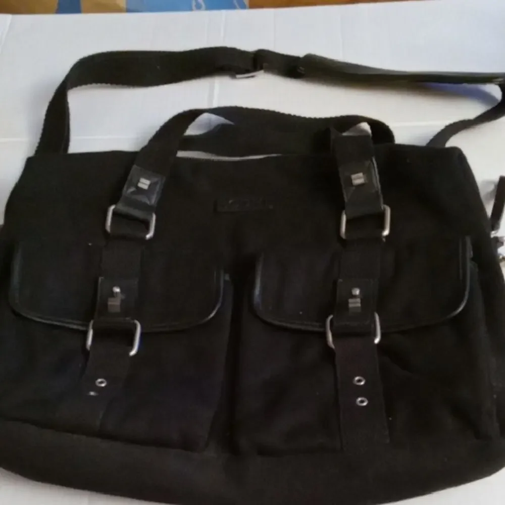 Bodhi Black Messenger Laptop Shoulder Bag. Collegiate, Versatile,