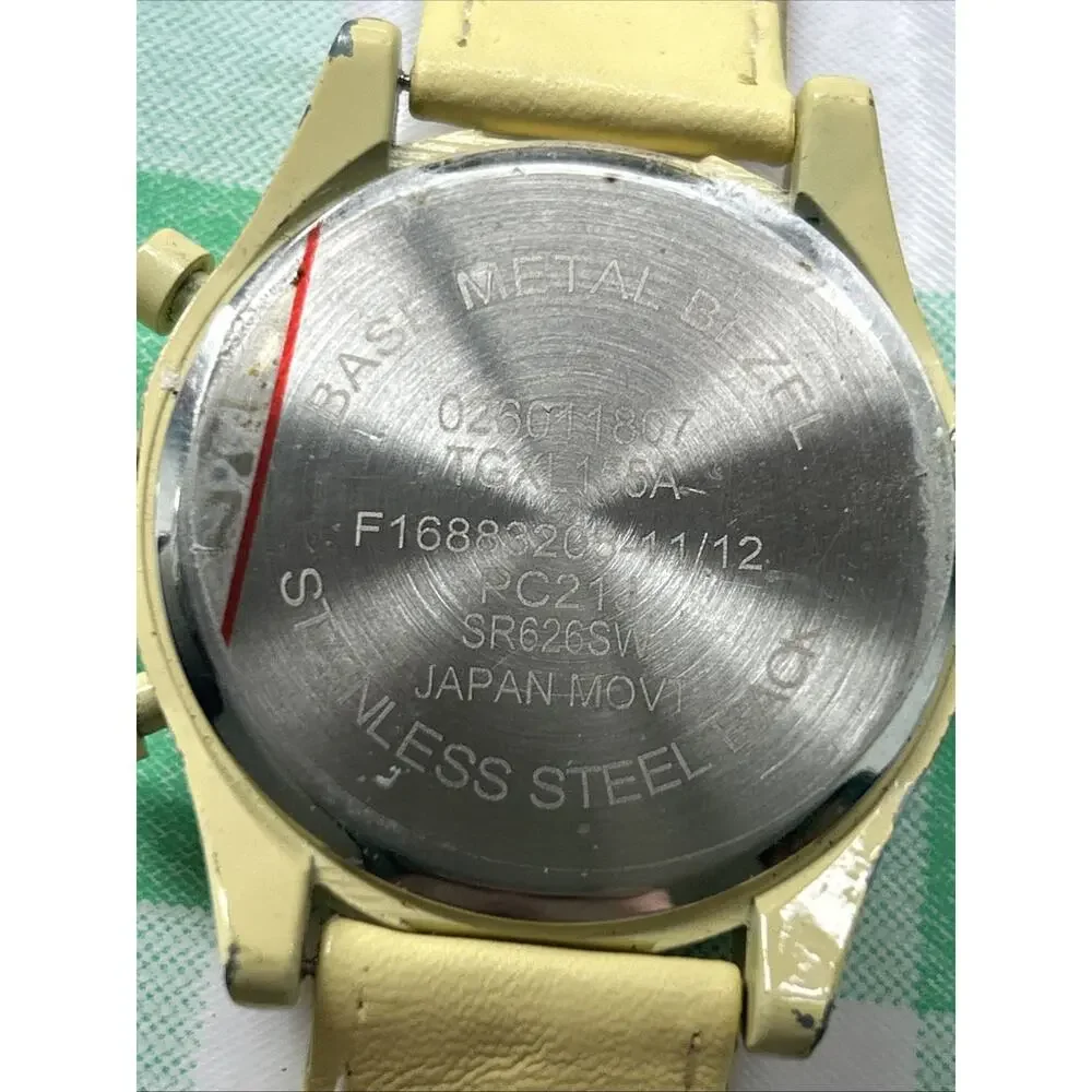 Unbranded all yellow