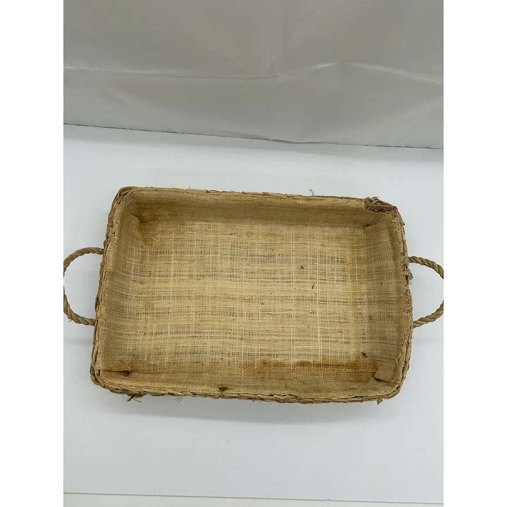 Vintage raffia casserole