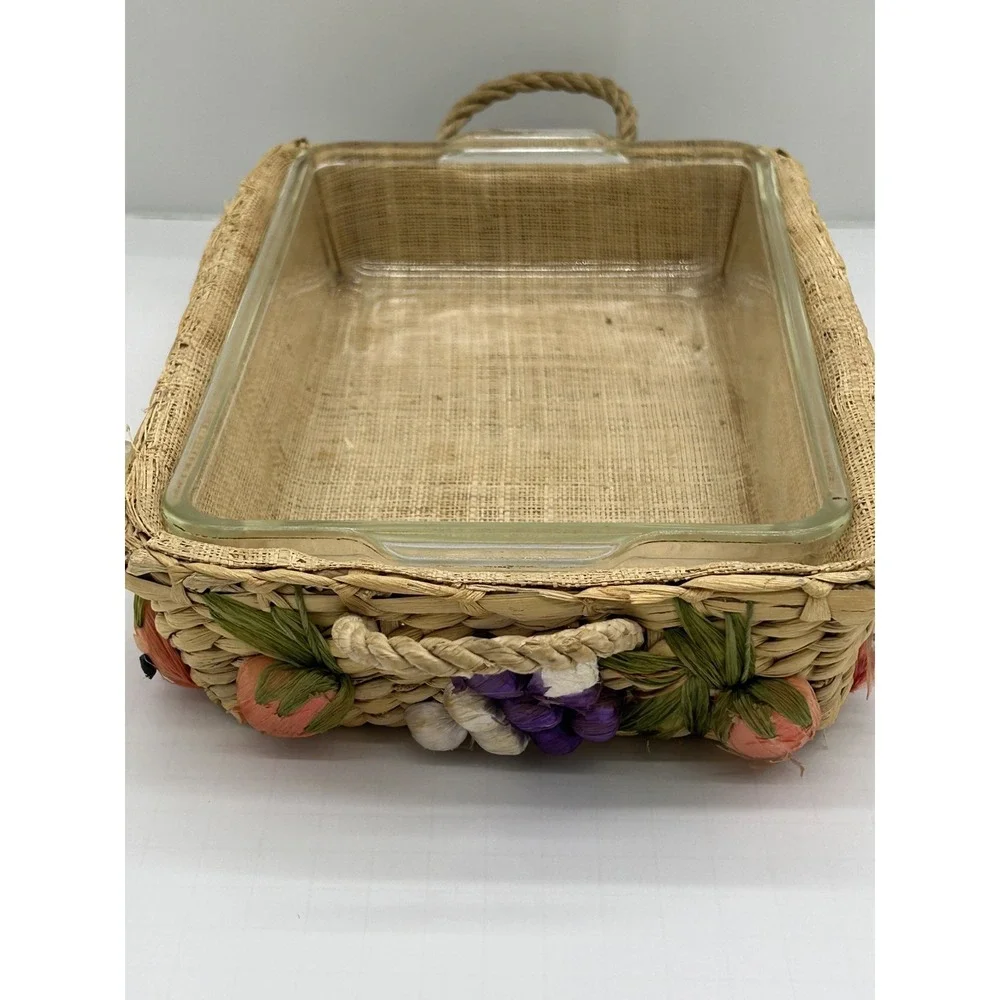Vintage raffia casserole