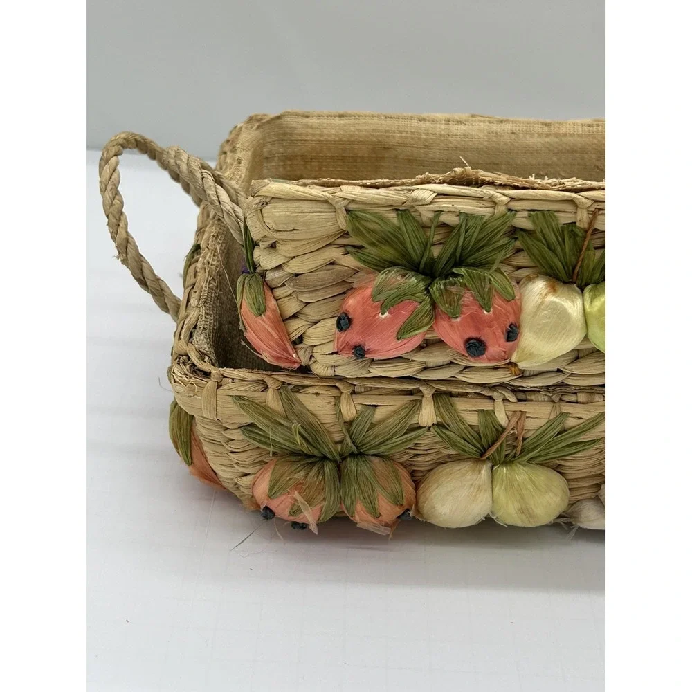 Vintage raffia casserole