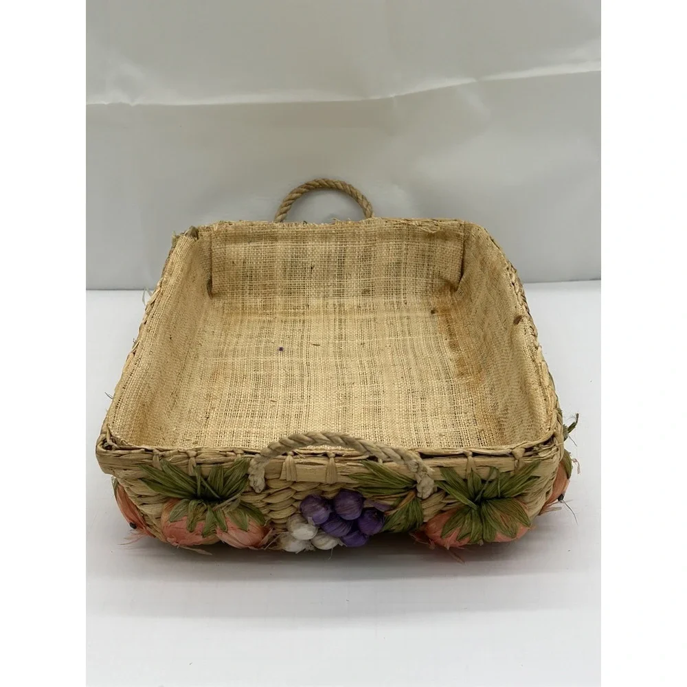 Vintage raffia casserole