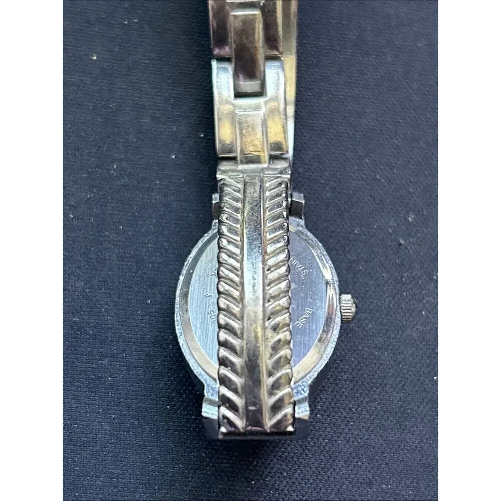 Unbranded this silver