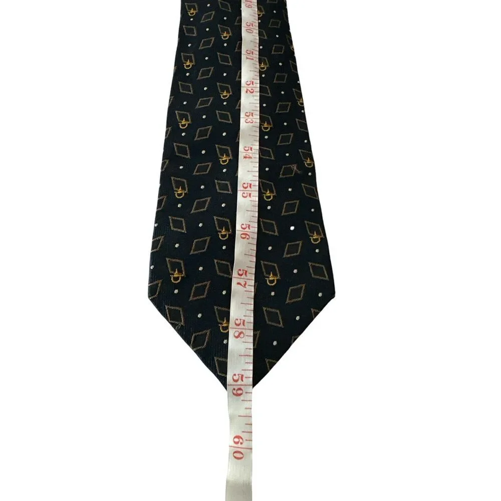 Gucci measures feature