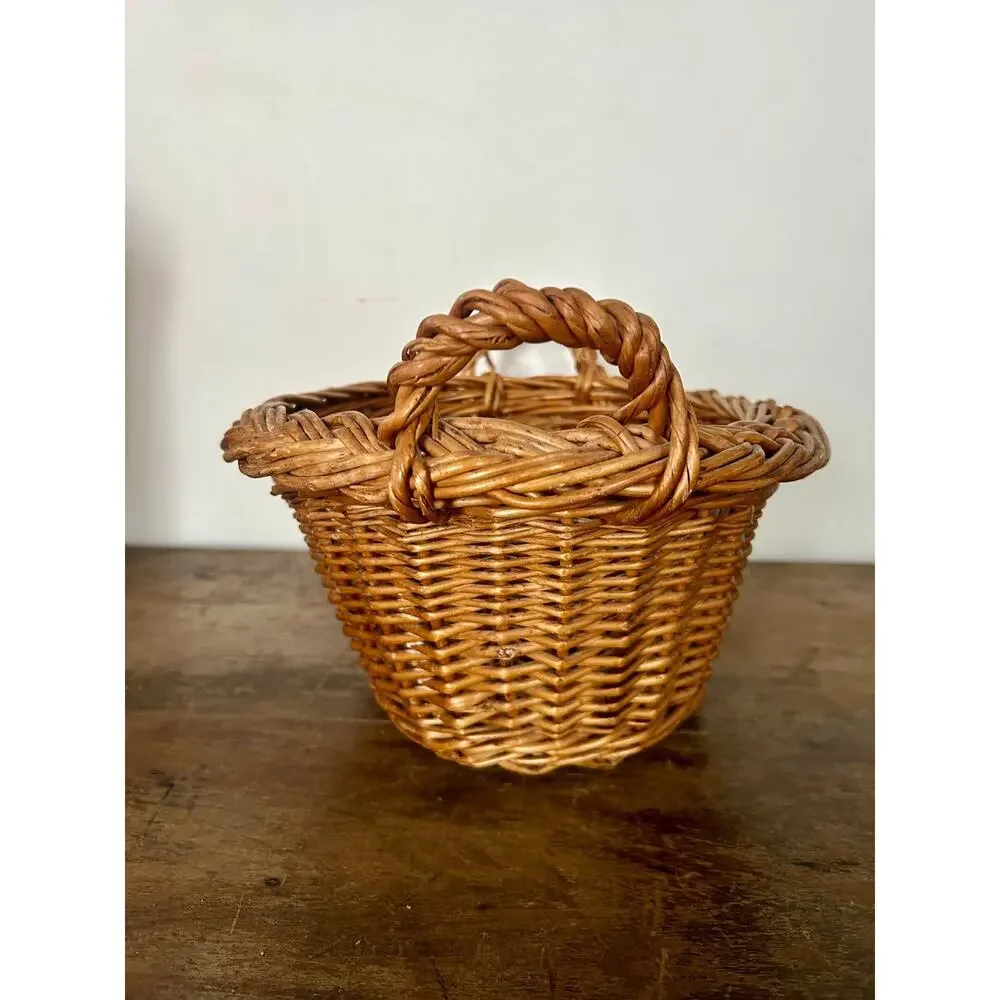 Vintage wicker handled