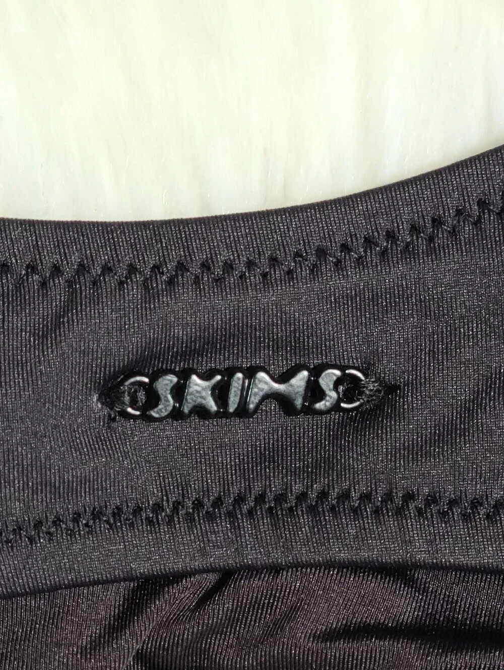 SKIMS color black