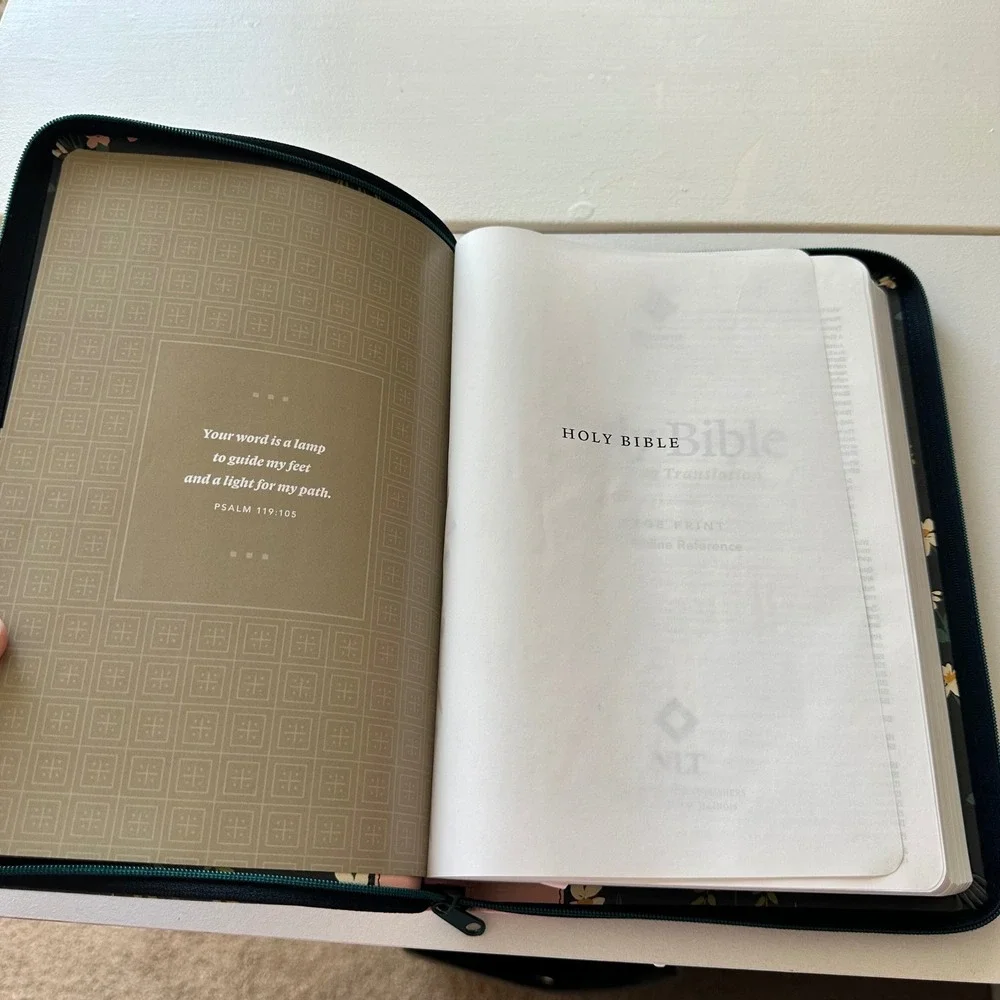 Tyndale House Publishers tyndale nlt