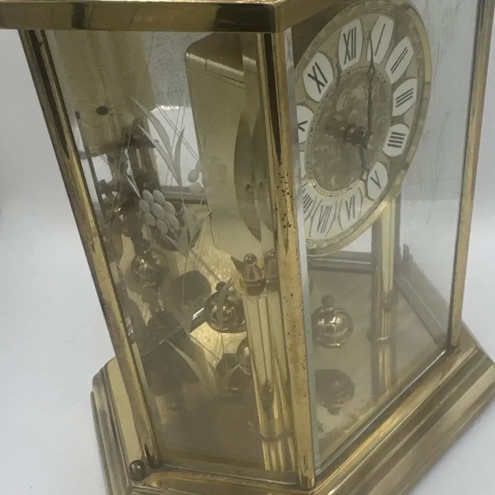 Unbranded gold tone