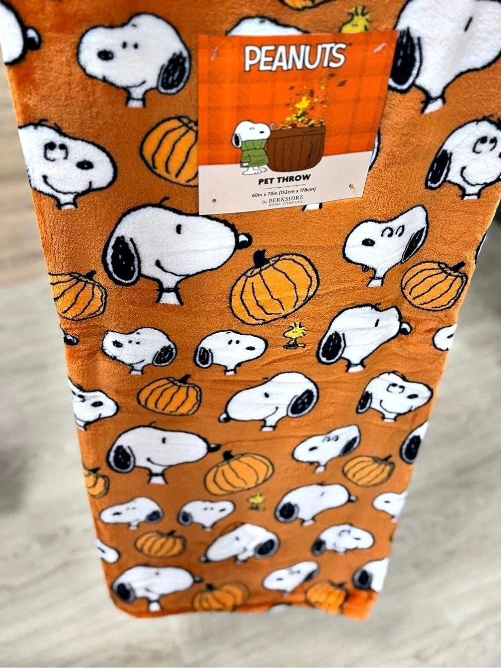 Peanuts Peanuts Pet Throw Snoopy Pumpkin Orange & White NWT