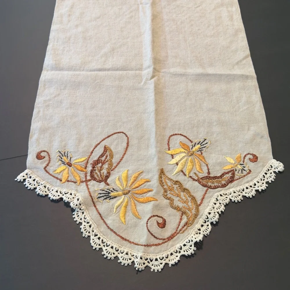 N/A vintage linen