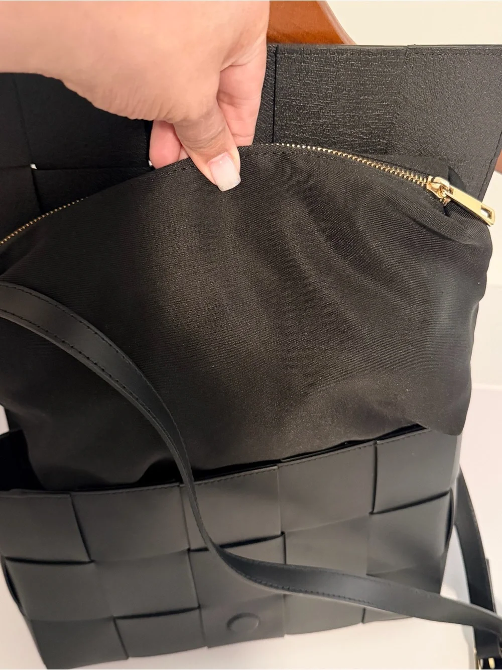 N/A minimal black