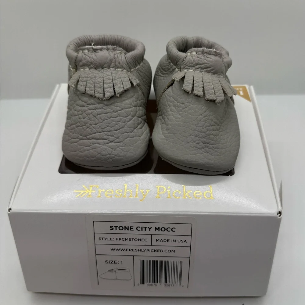 Freshly Picked Stone City Mocc Grey Leather Baby Moccasins‎ Size 1 Walker Unisex
