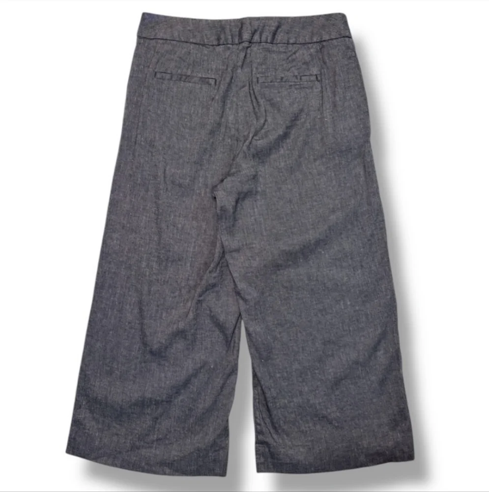 Banana Republic 55% linen