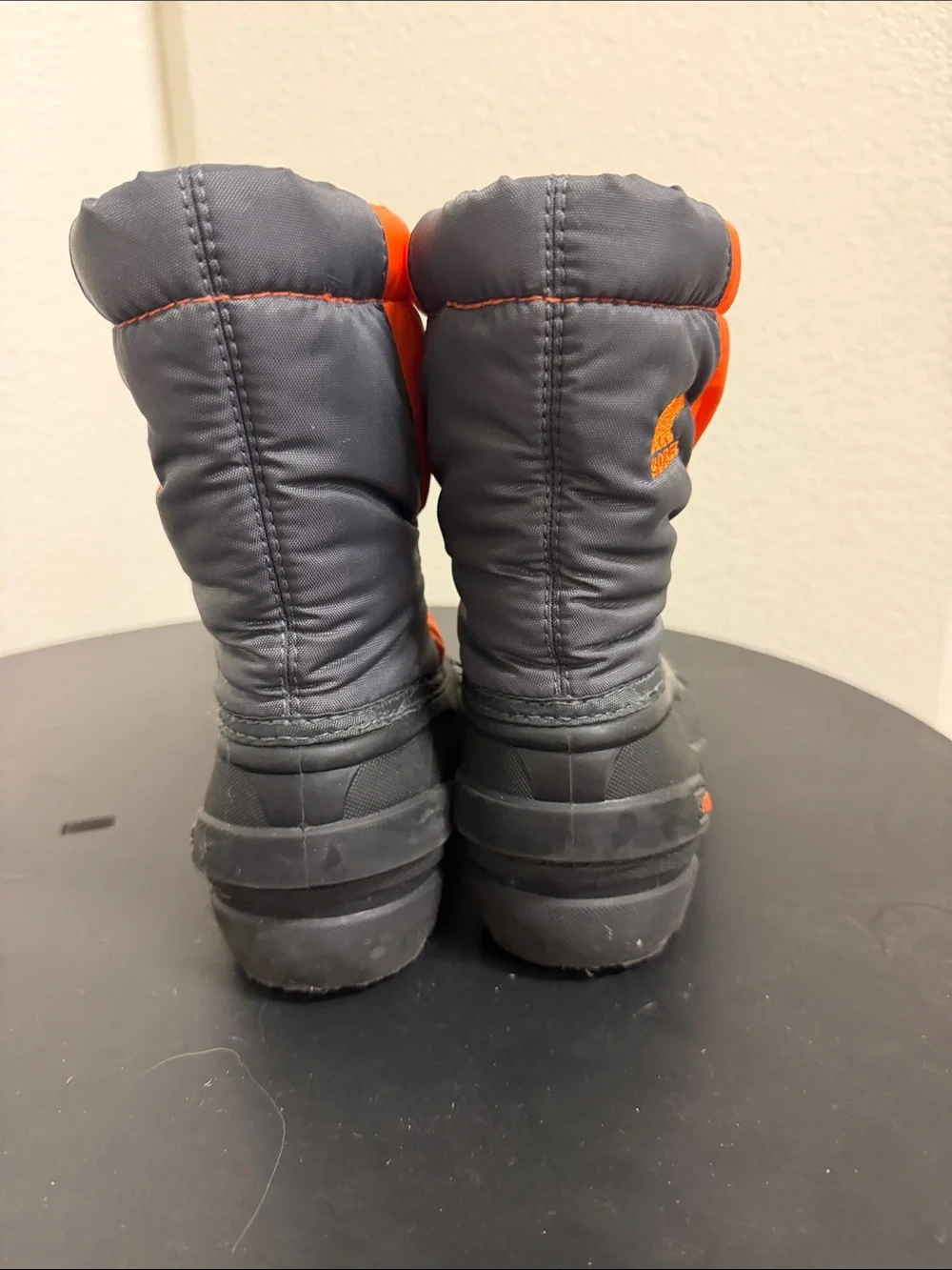 Sorel bright orange