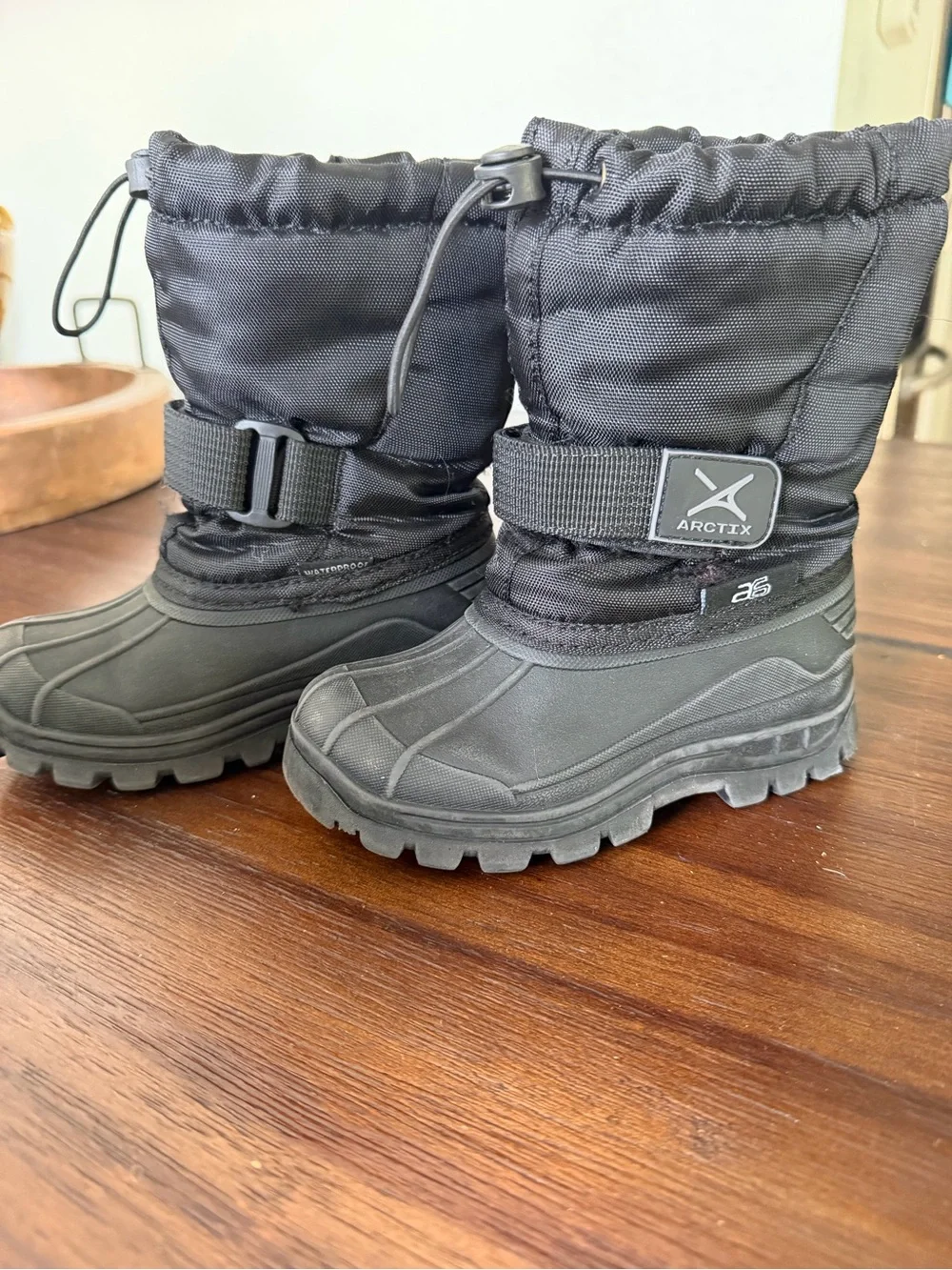 Arctix durable black