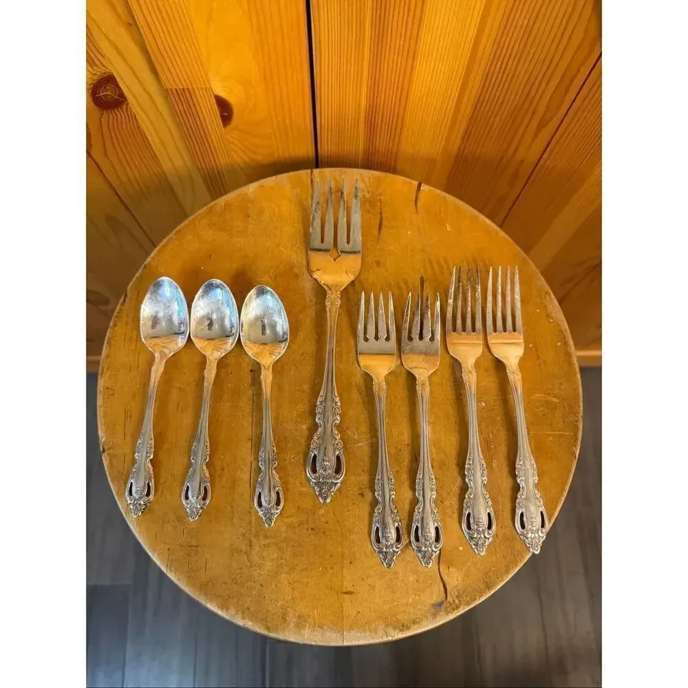 Oneida Real Silverplate Community Brahms 3 Spoons 2 Salad Forks 2 Forks 1Large F