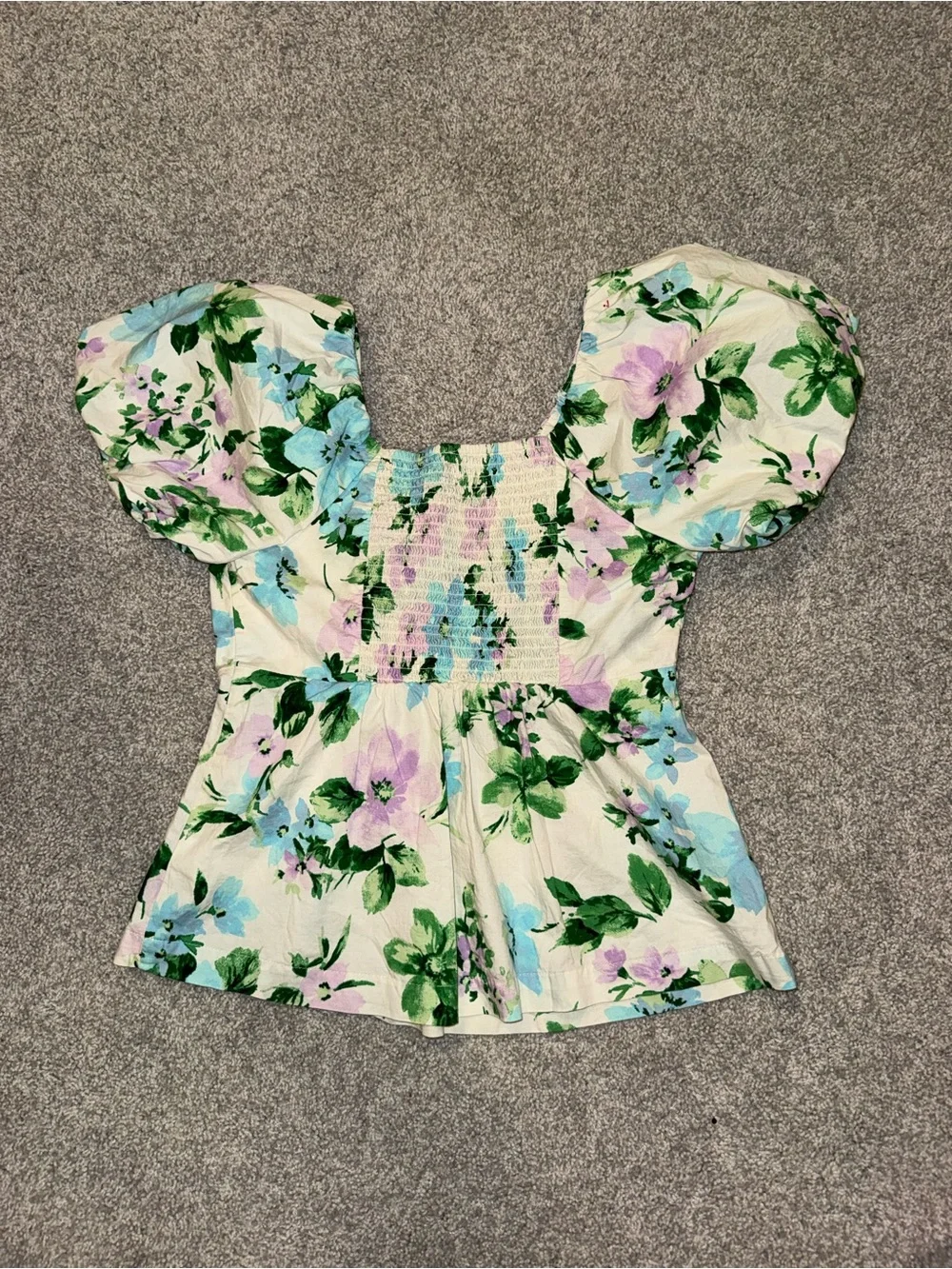 Old Navy smocked pair sleeves