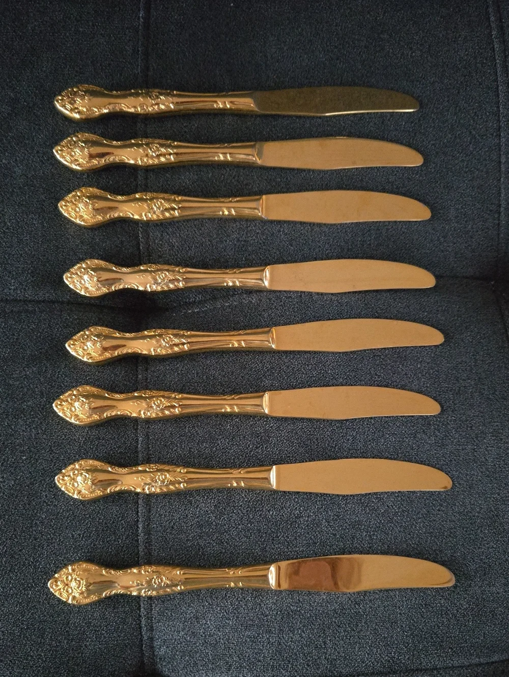Vintage Golden Baroque Rose - 8 Pieces