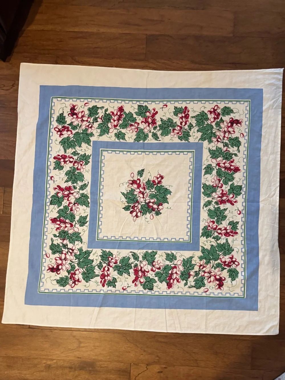 Vintage tablecloth central