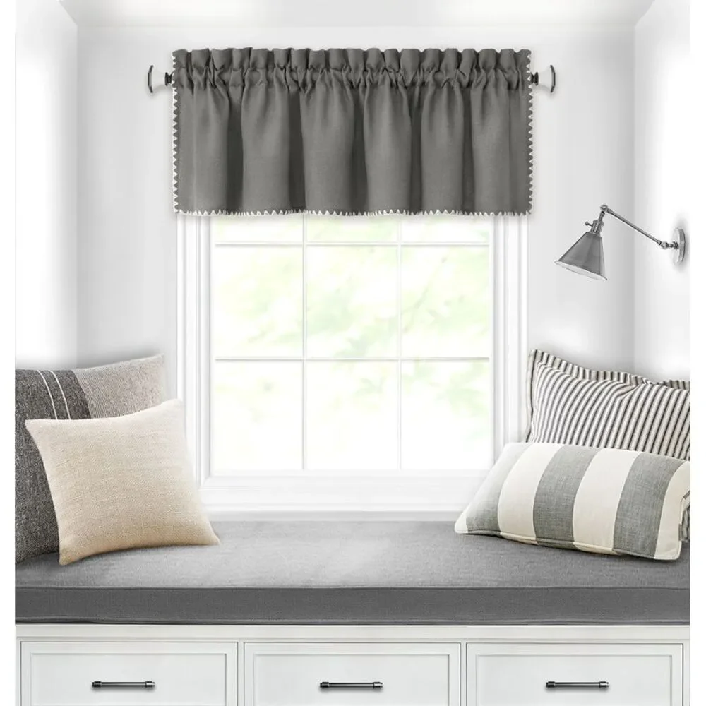 Achim Home Furnishing contrasting this style