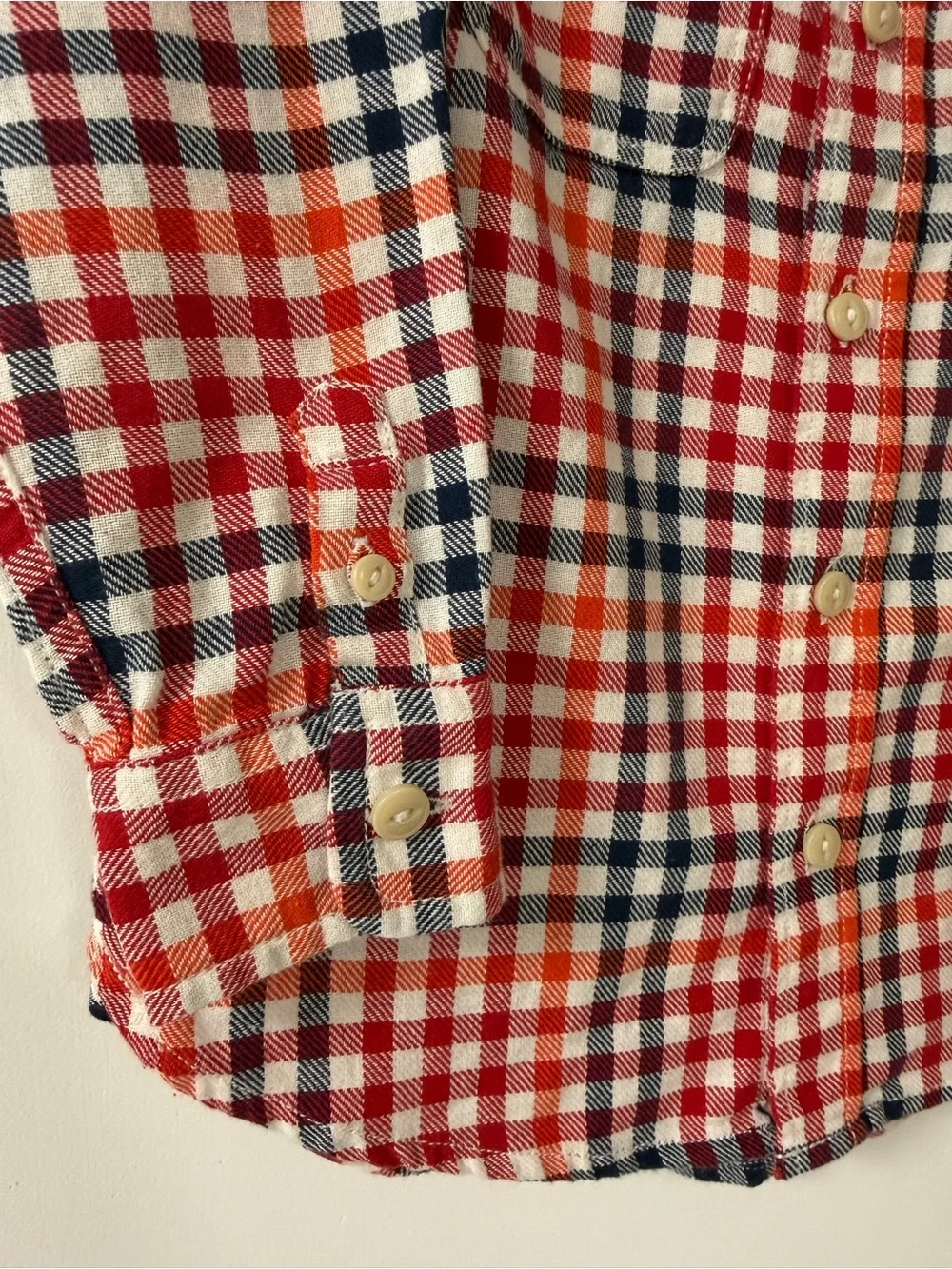 GAP red white