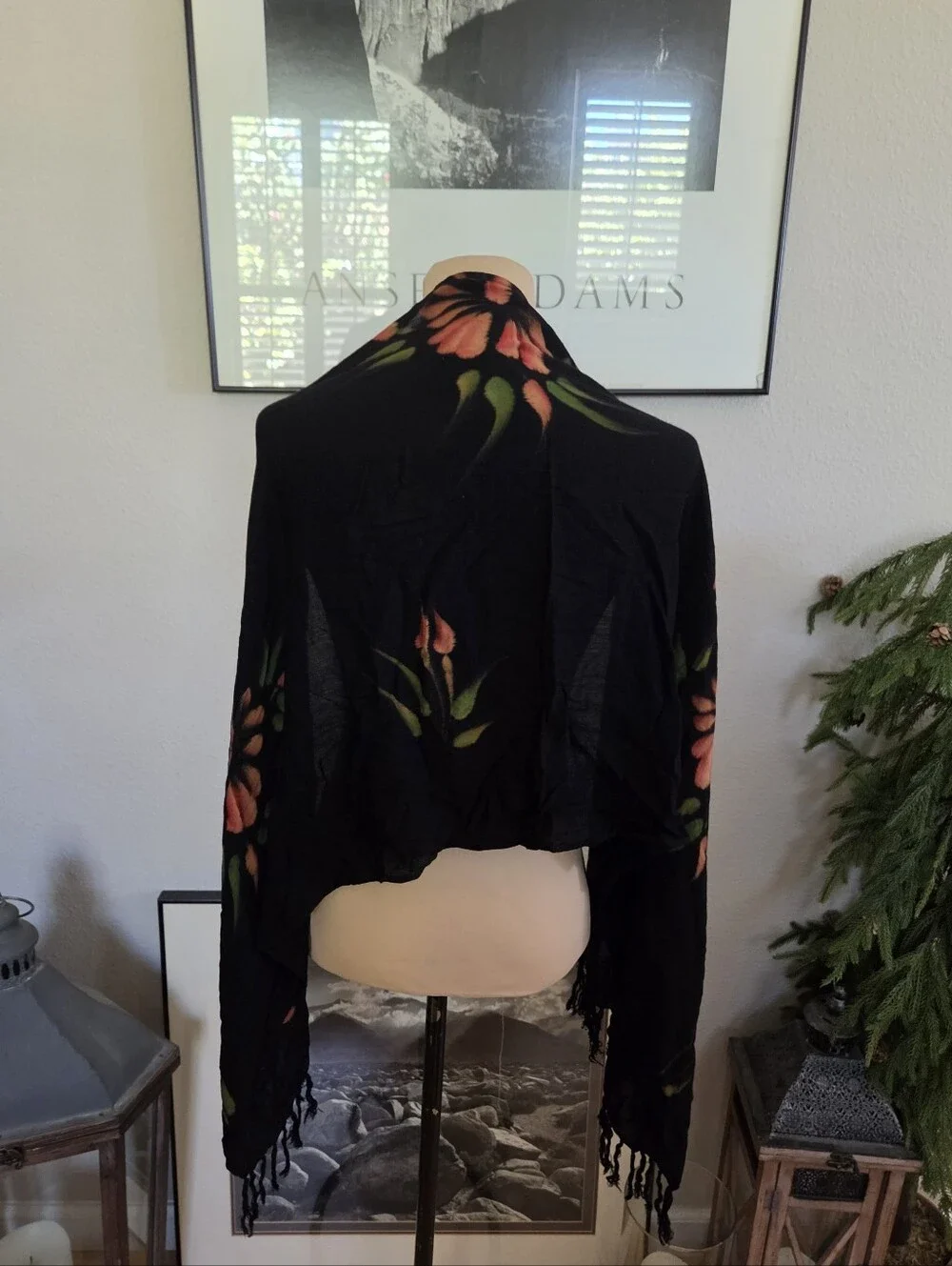 N/A stylish black