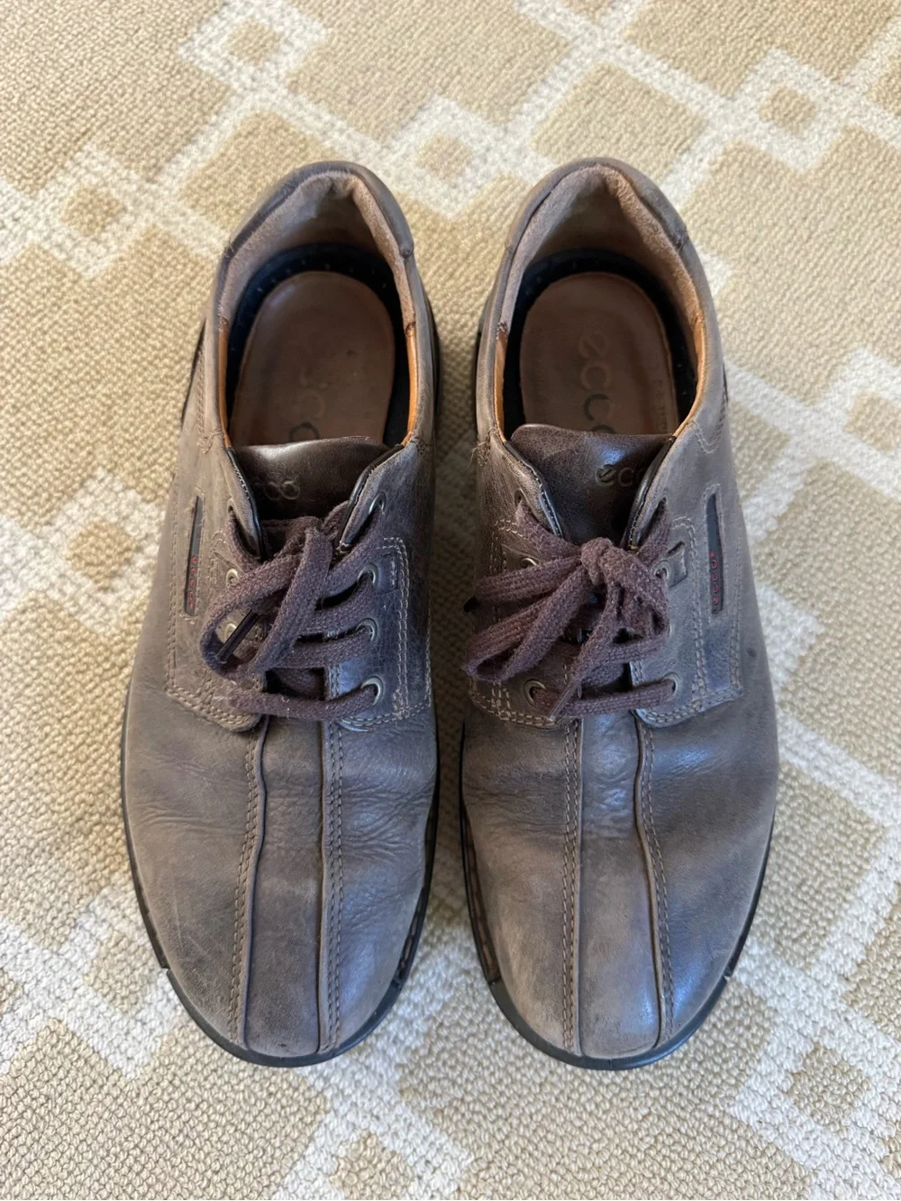 Ecco minimalist classic natural