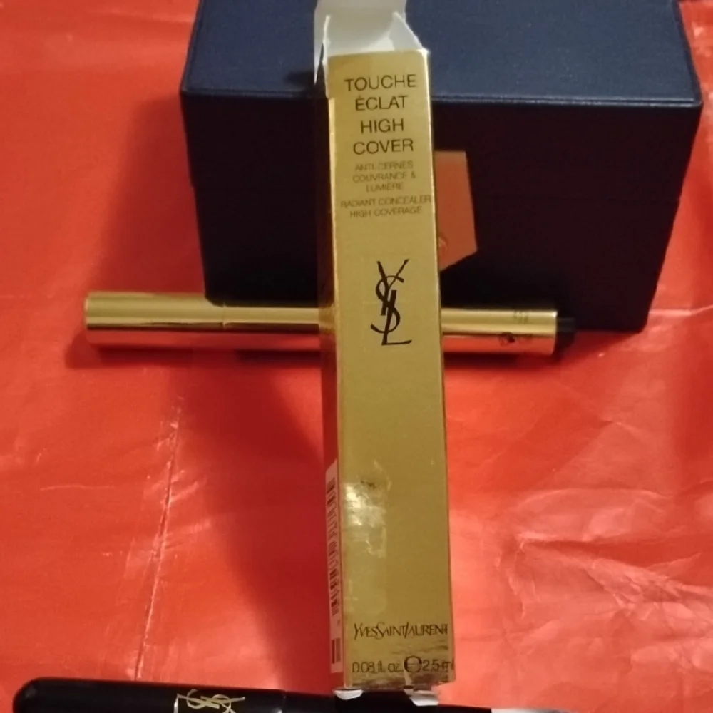 Yves Saint Laurent Concealer In Almond+ Free YSL Makeup Brush