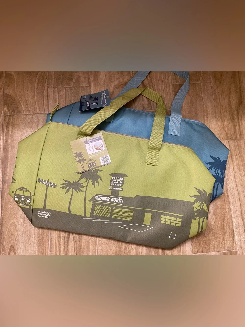 Trader Joe’s ❤️(2) Insulated Bag Shopping Reusable Cooler Large 8 Gallon NWT