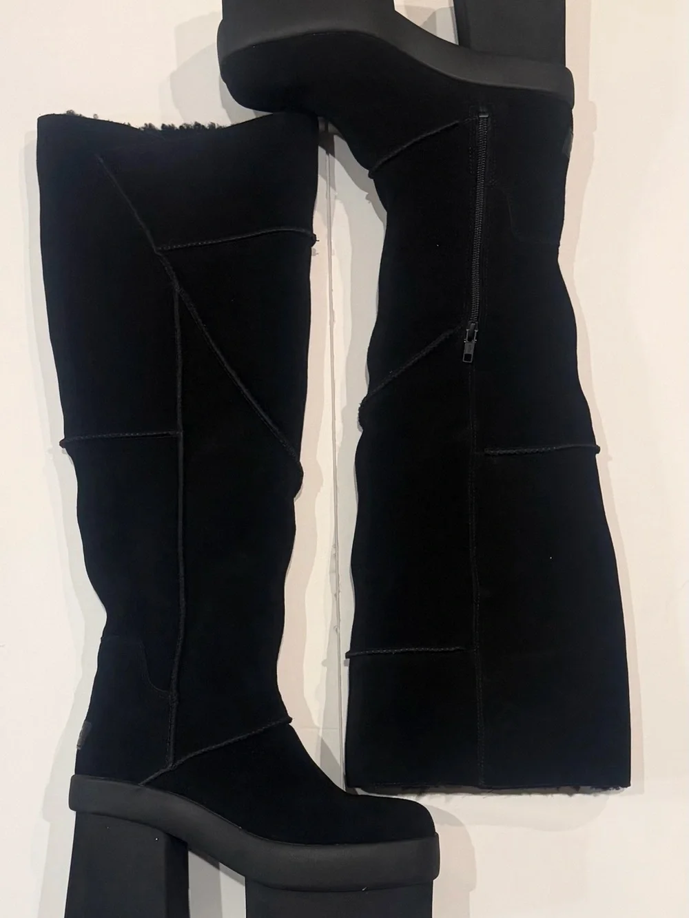 UGG stylish black