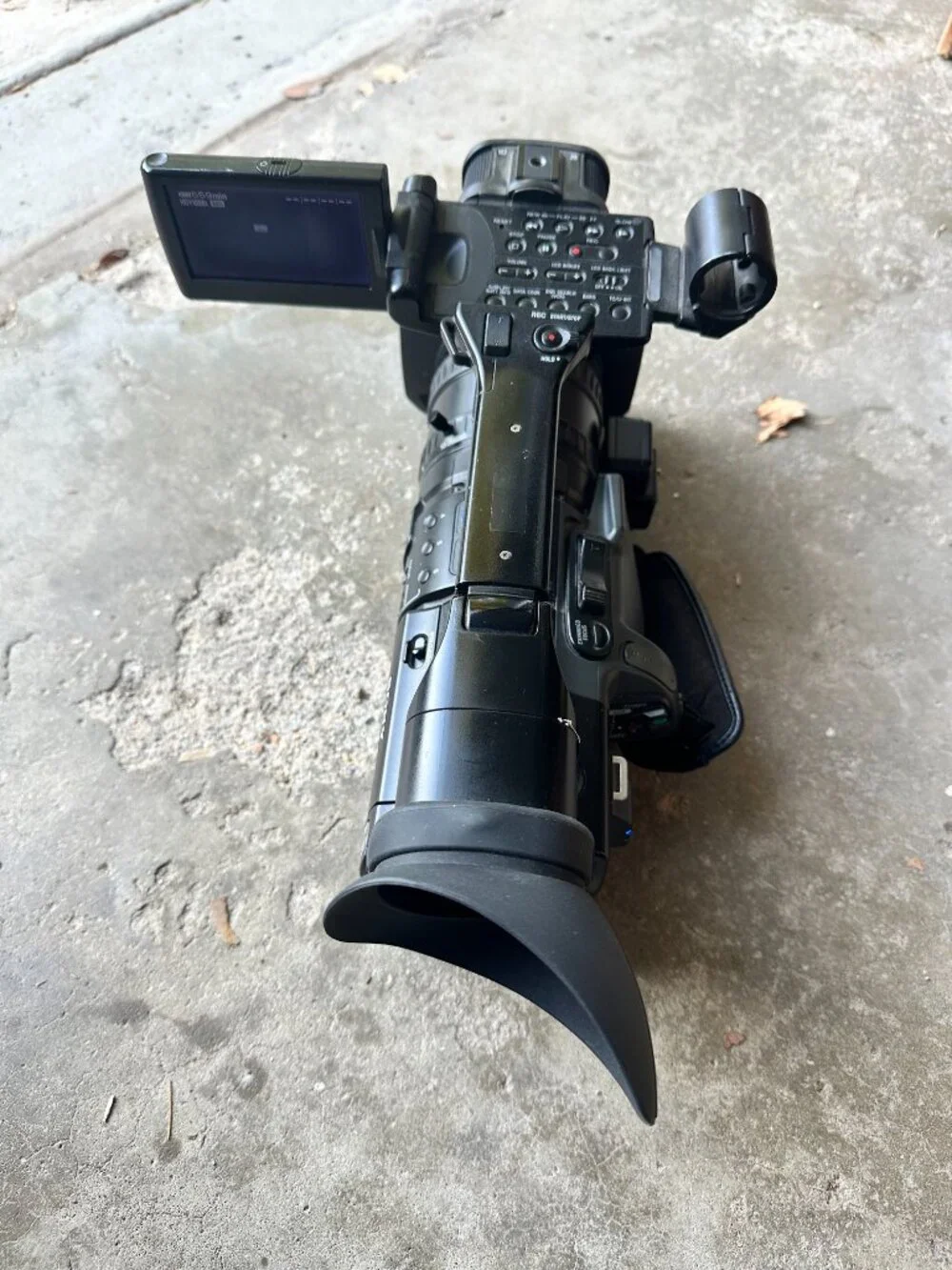 Sony HVR-Z7U High Definition HDV MiniDV Camcorder HVR-Z7U- Turns on- Lens Issue