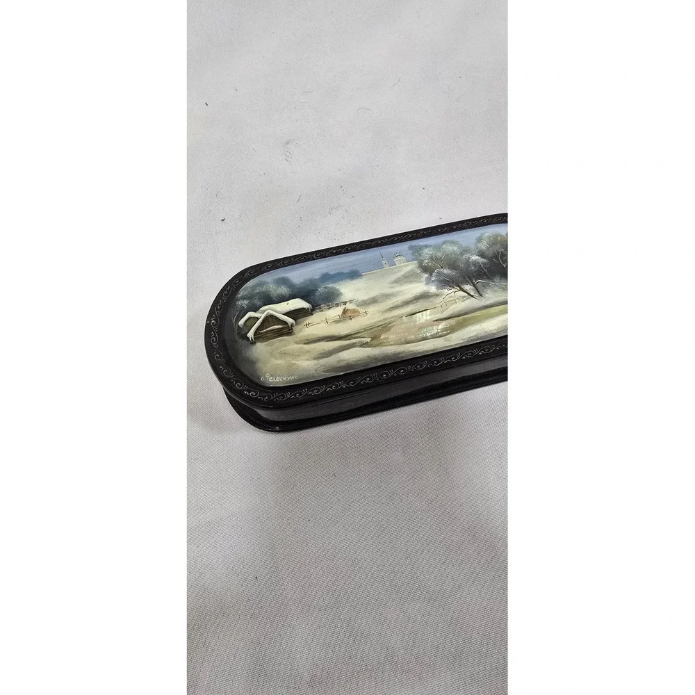 N/A eyeglass box nature
