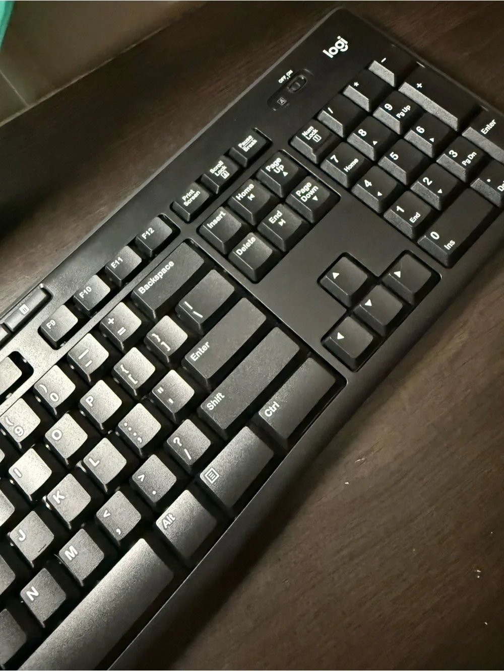Logitech Black Wireless Keyboard and Mouse Combo(damage box)