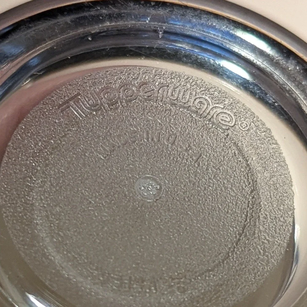 Tupperware vintage salt