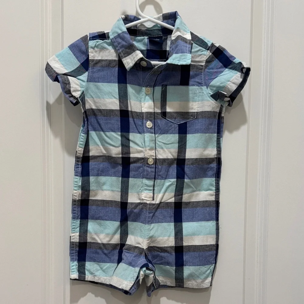 GAP stylish plaid