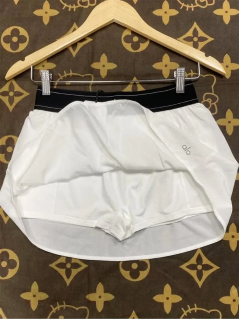 ALO Yoga recommend this