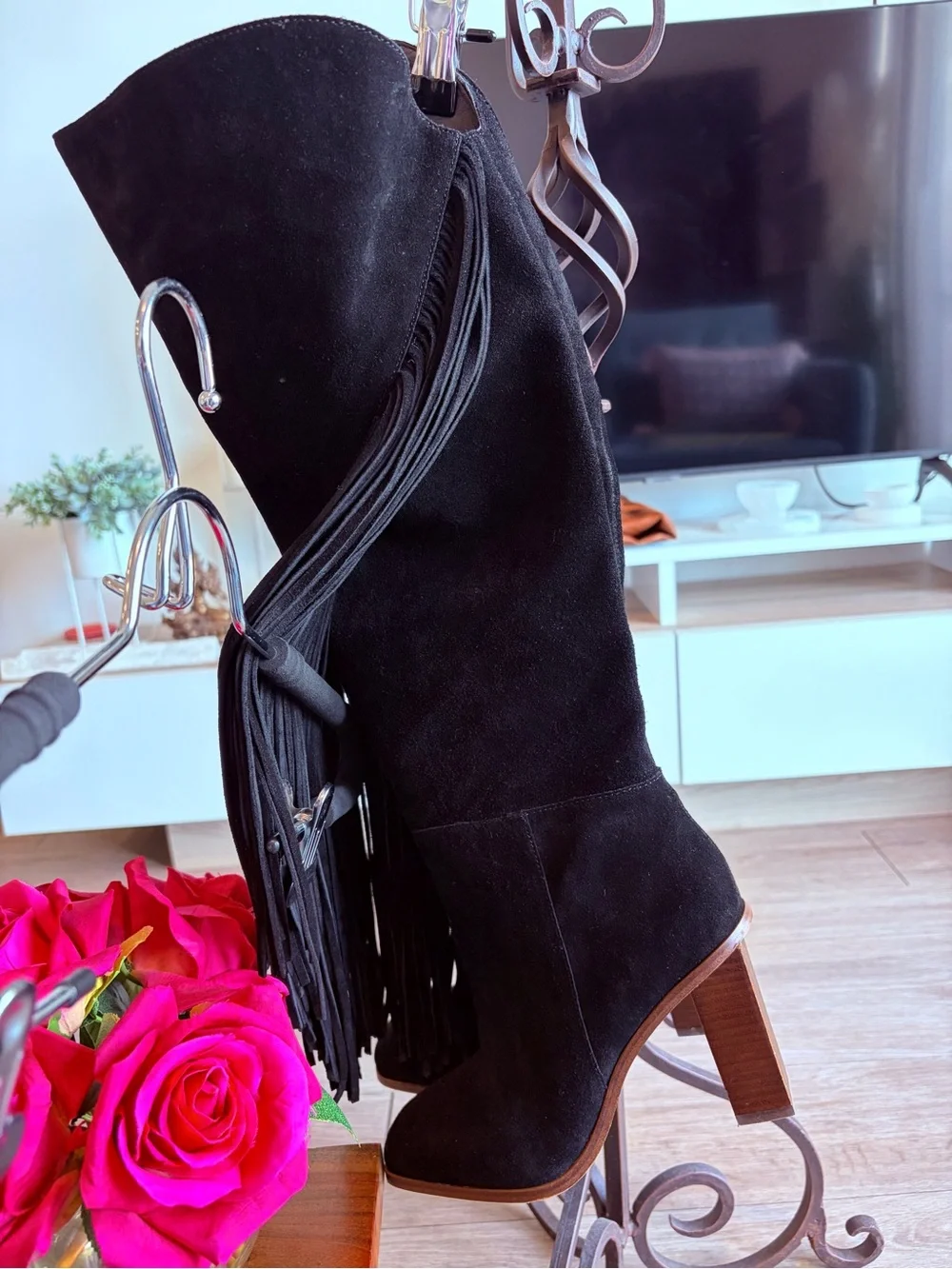 Jessica Simpson chic over