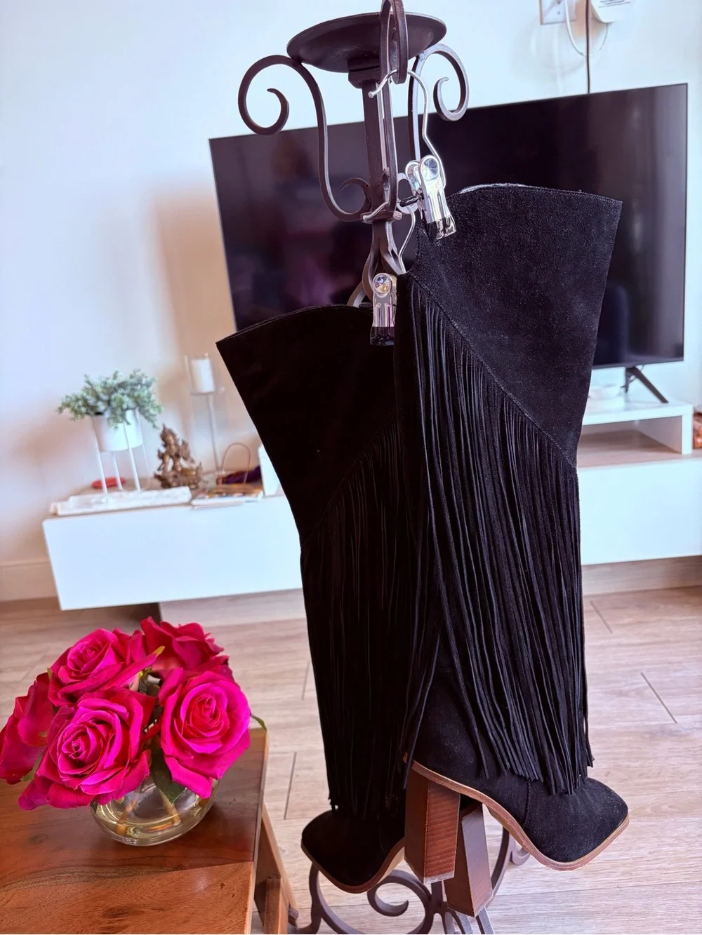 Jessica Simpson chic over