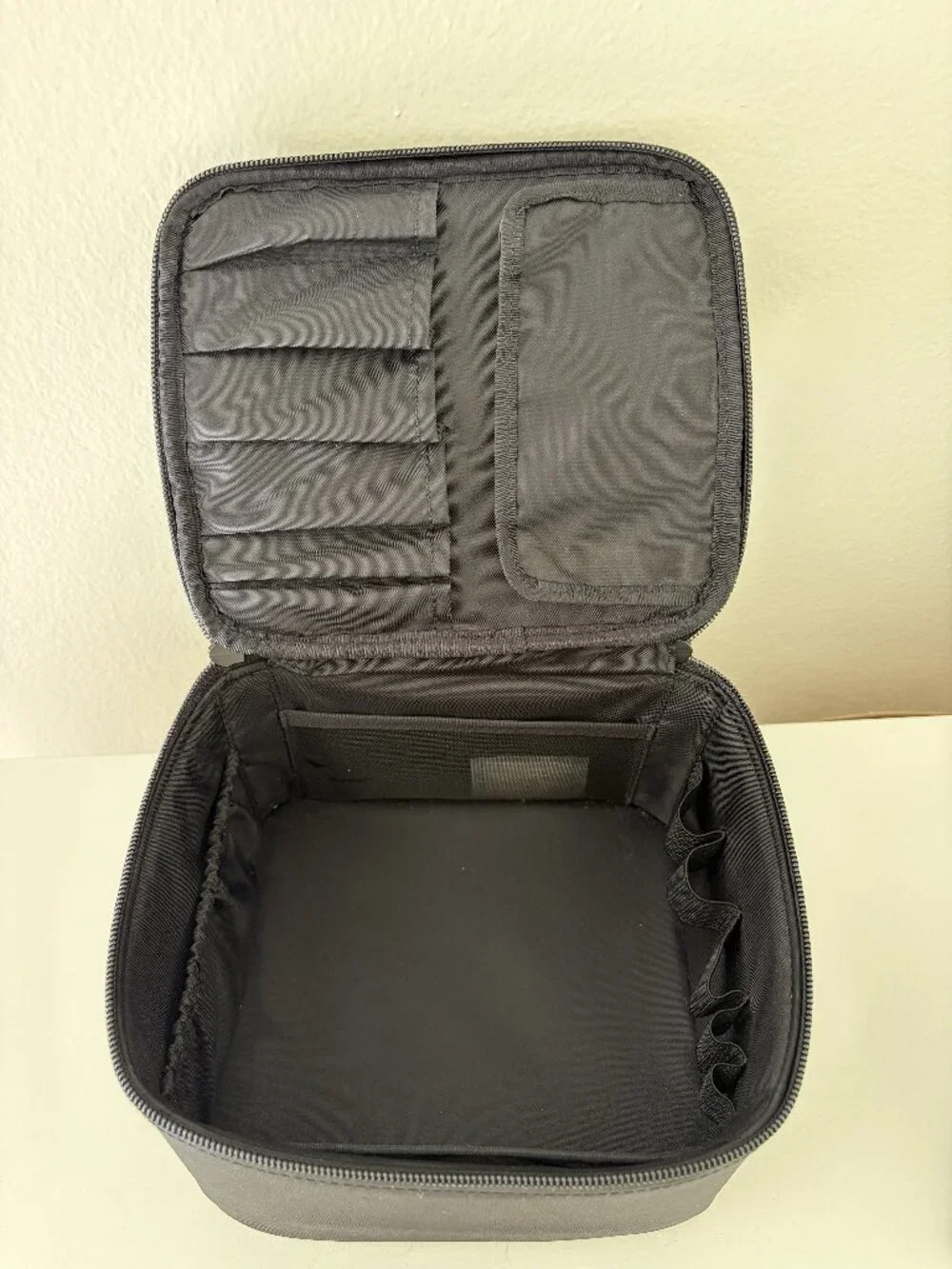Muji black cosmetic
