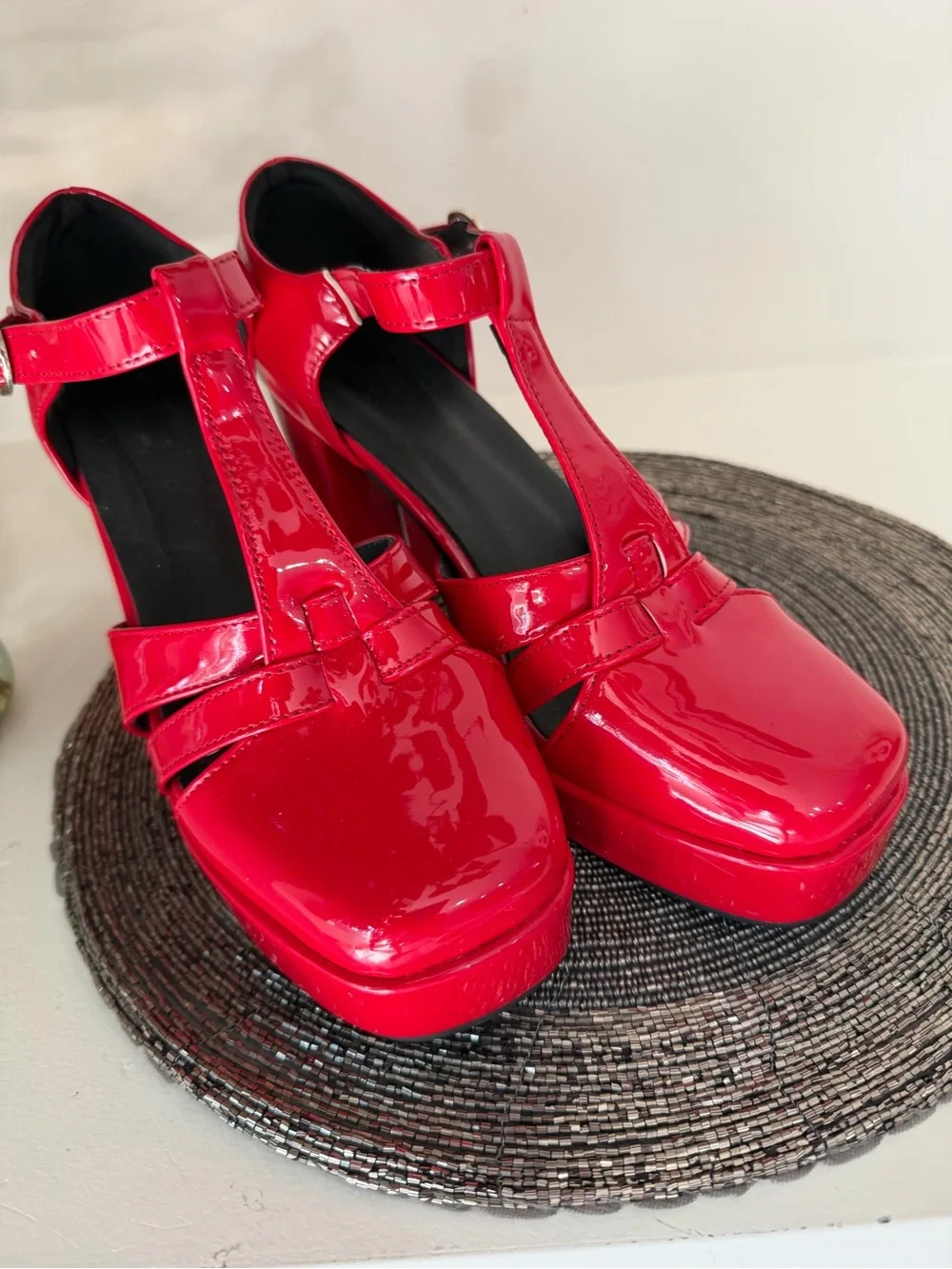 No brand eye catching