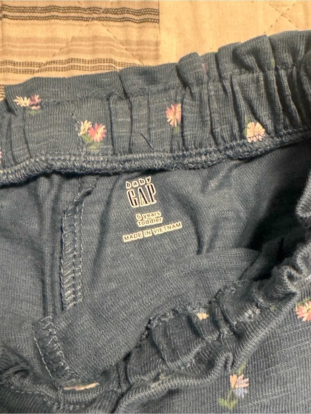 GAP lightweight pants