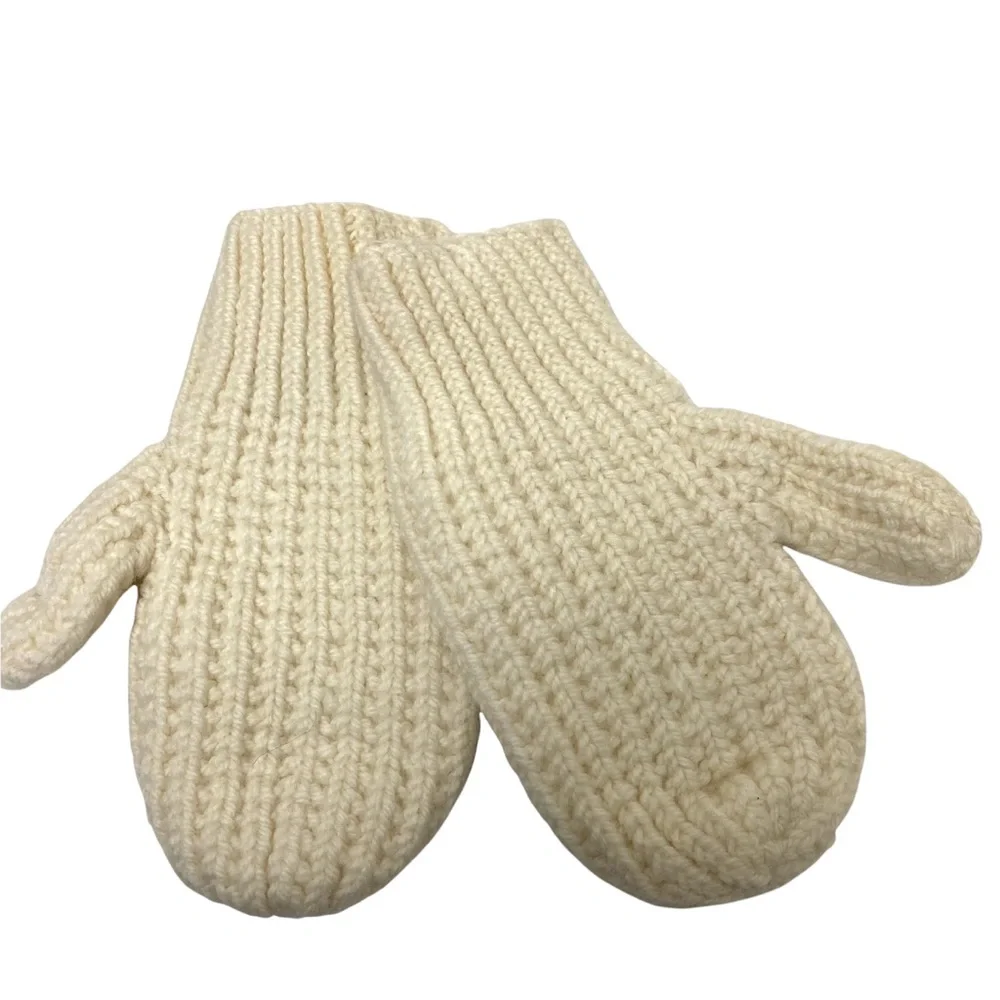 Aran Woolen Mills reposhing this