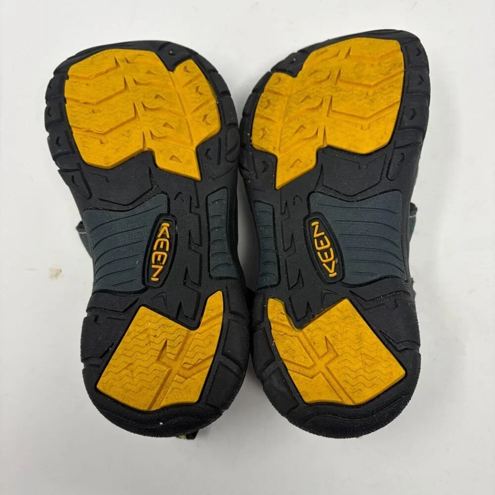 Keen wear worn used