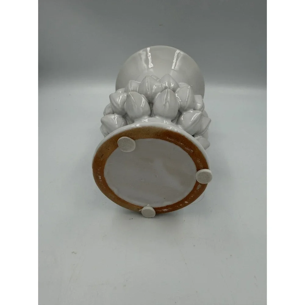 N/A white ceramic