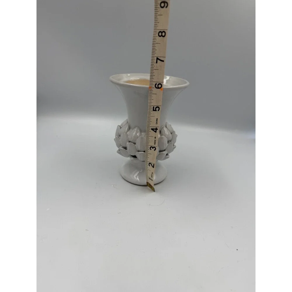 N/A white ceramic