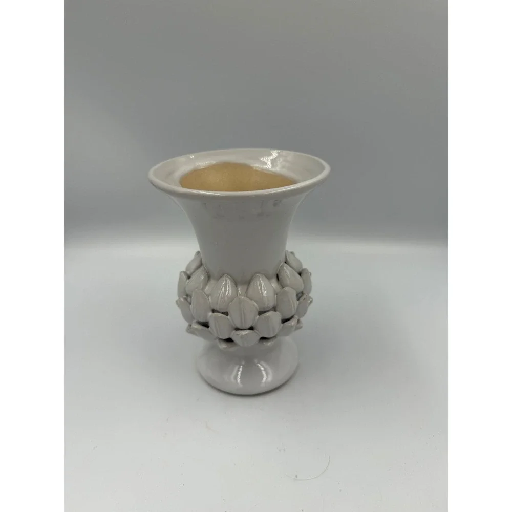 N/A white ceramic