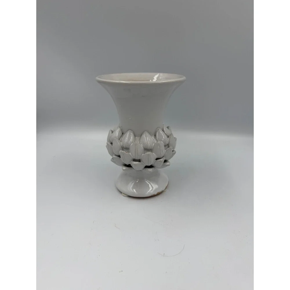 N/A white ceramic
