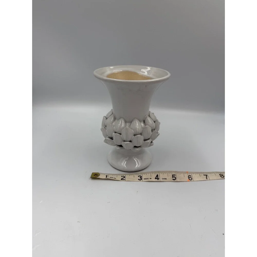 N/A white ceramic