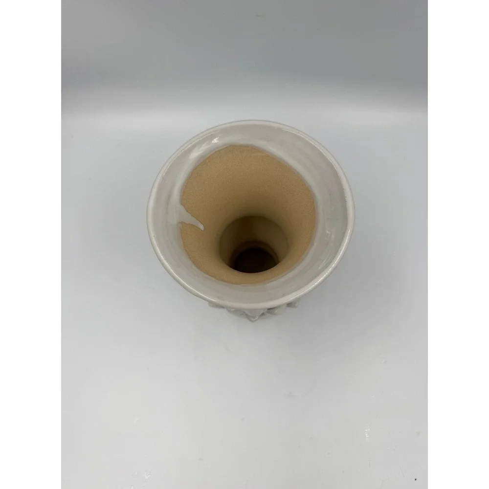 N/A white ceramic